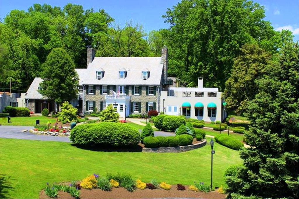 Bavarian Inn Shepherdstown Esterno foto